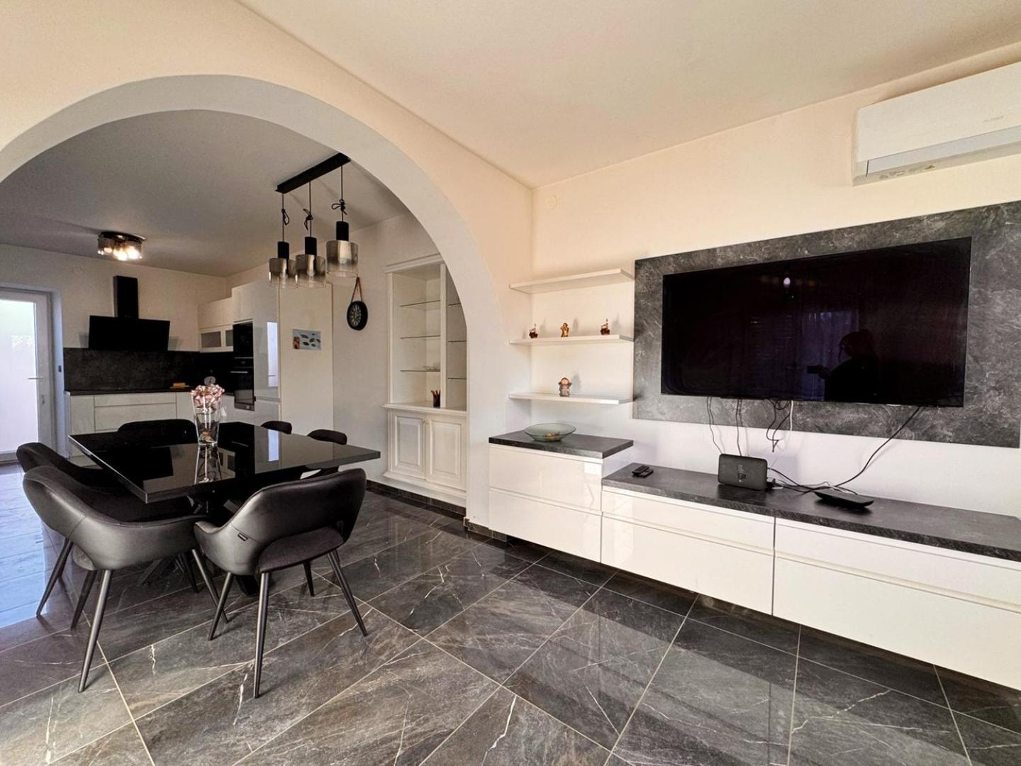 Apartments Katarina Malinska Εξωτερικό φωτογραφία
